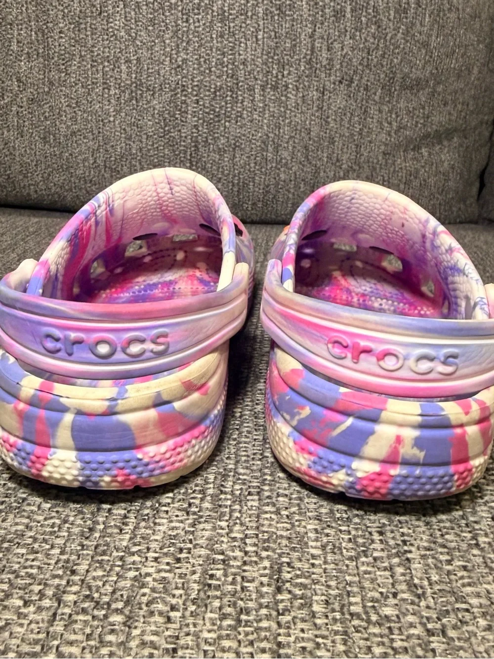 Crocs Kids' Classic Marbled tie-dye Clogs in a pink/purple size C13 with charms